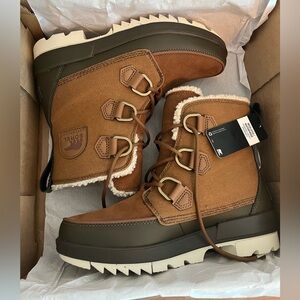 NWT Sorel Tivoli IV - Velvet Tan/Olive Green, Sz 9